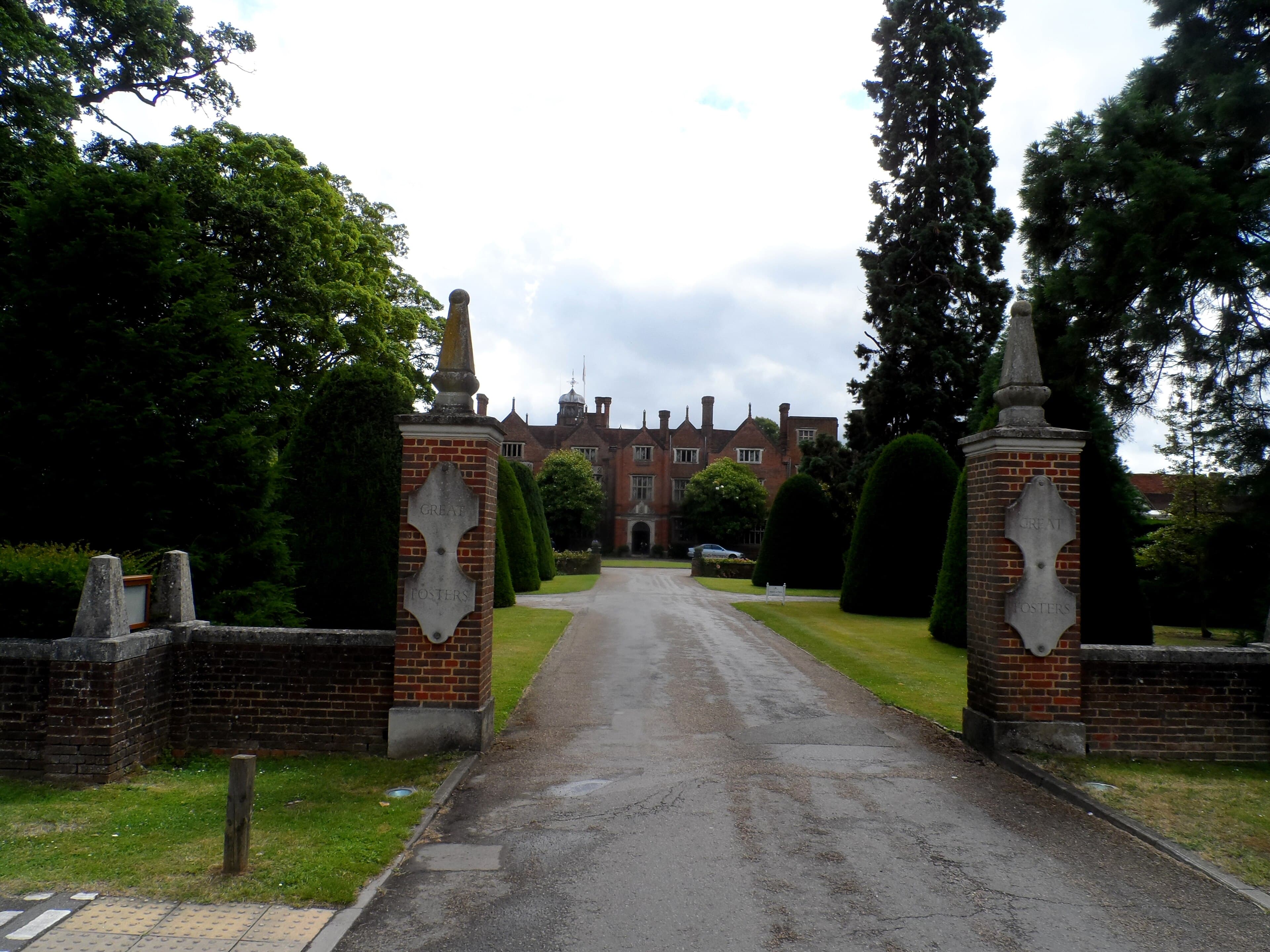 Surrey's Finest: Where Elegance Meets English Wedding Tradition